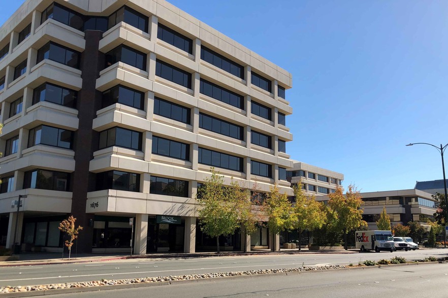 1676 N California Blvd, Walnut Creek, CA à louer - Photo de l’immeuble – Image 2 sur 4