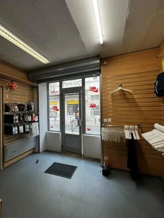 Plus de détails pour Local commercial à louer