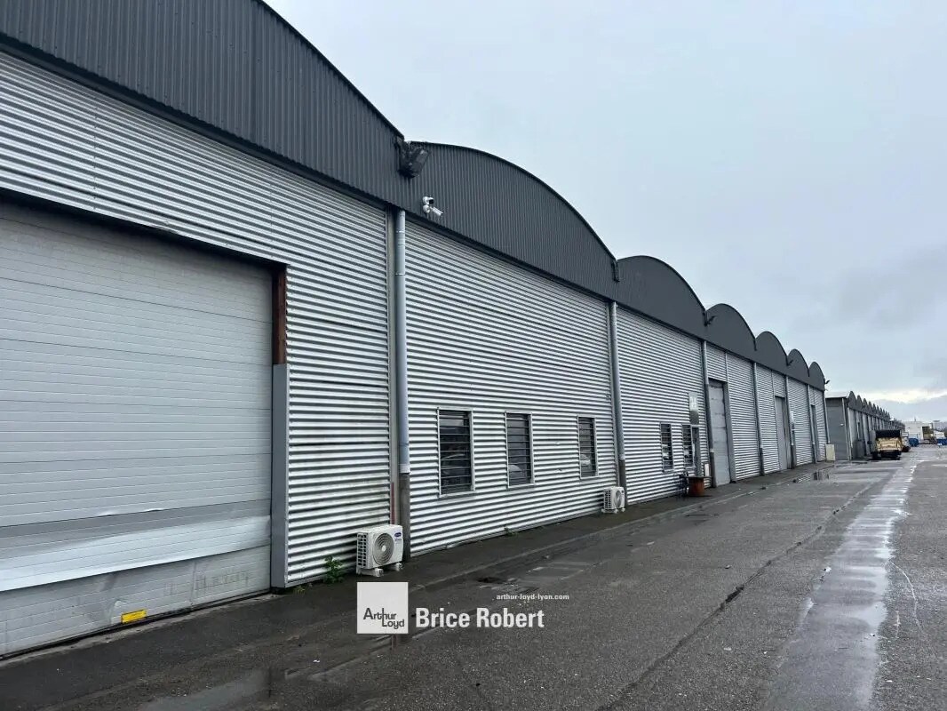 Bureau dans Saint-Priest à louer Photo de l’immeuble– Image 1 sur 7