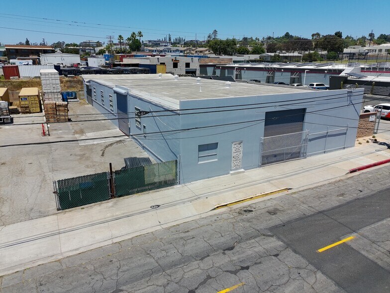 1309 E Hill St, Signal Hill, CA à vendre - Photo de l’immeuble – Image 2 sur 7