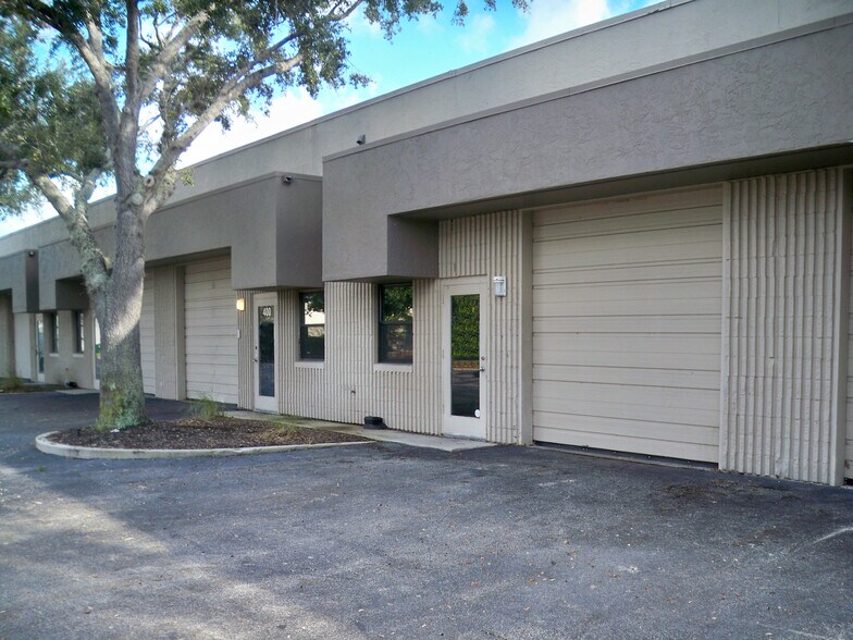 2940 Horseshoe Dr S, Naples, FL à louer - Photo de l’immeuble – Image 1 sur 1