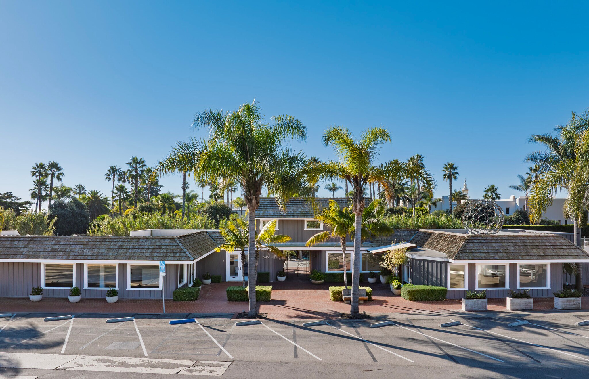 3823 Santa Claus Ln, Carpinteria, CA à vendre Photo principale– Image 1 sur 15