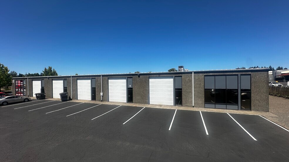 2630 SE 39th Loop, Hillsboro, OR à louer - Photo de l’immeuble – Image 2 sur 22