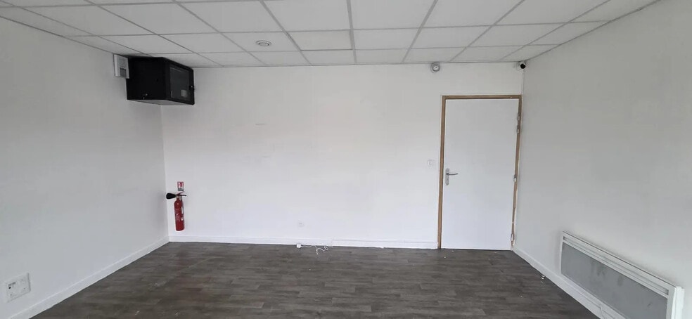 Industriel/Logistique dans SAINT-BARTHELEMY-D'ANJOU à louer - Photo de l’immeuble – Image 2 sur 4