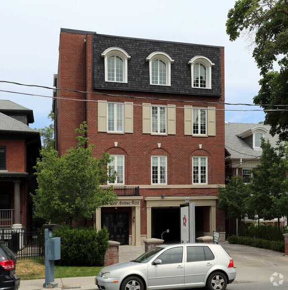 210 St Clair Ave W, Toronto, ON à louer - Photo principale – Image 1 sur 2