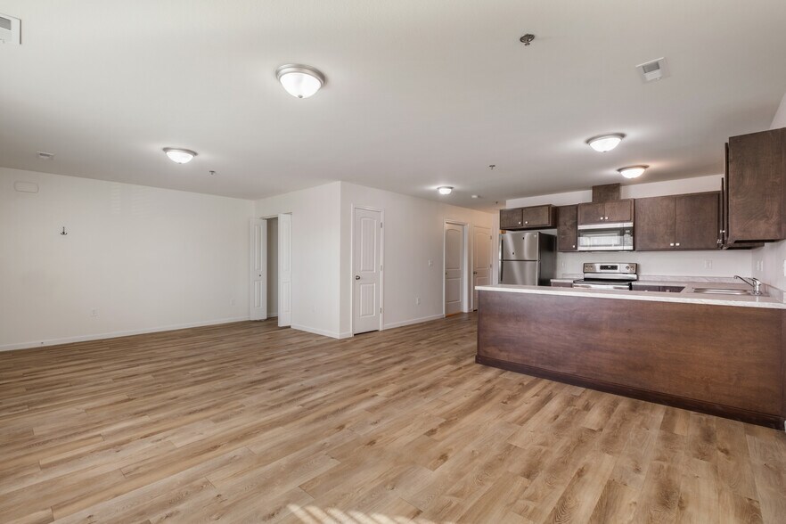 307 6th Ave SE, Quincy, WA à vendre - Photo de l’immeuble – Image 3 sur 9