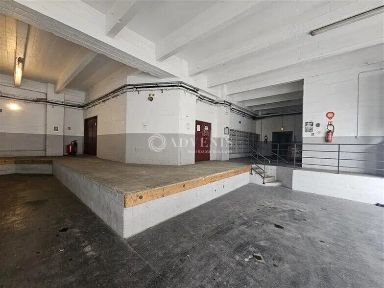 Local d’activités dans Pantin à louer - Photo de l’immeuble – Image 1 sur 10