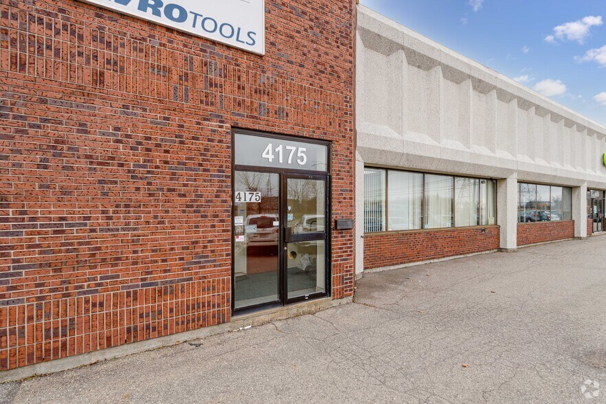 4155-4175 Boul Poirier, Montréal, QC à louer - Photo de l’immeuble – Image 3 sur 6