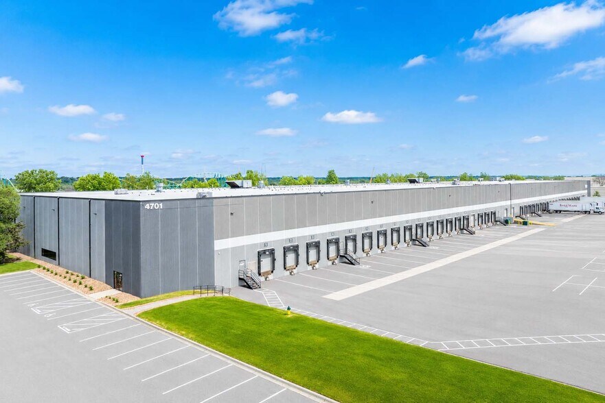 4701 Valley Industrial Blvd S, Shakopee, MN à louer - Photo de l’immeuble – Image 1 sur 2