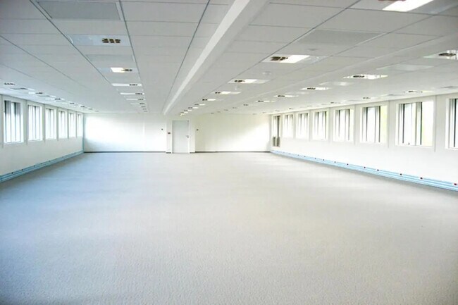 Plus de détails pour 4 Avenue Pablo Picasso, Nanterre - Bureau à louer