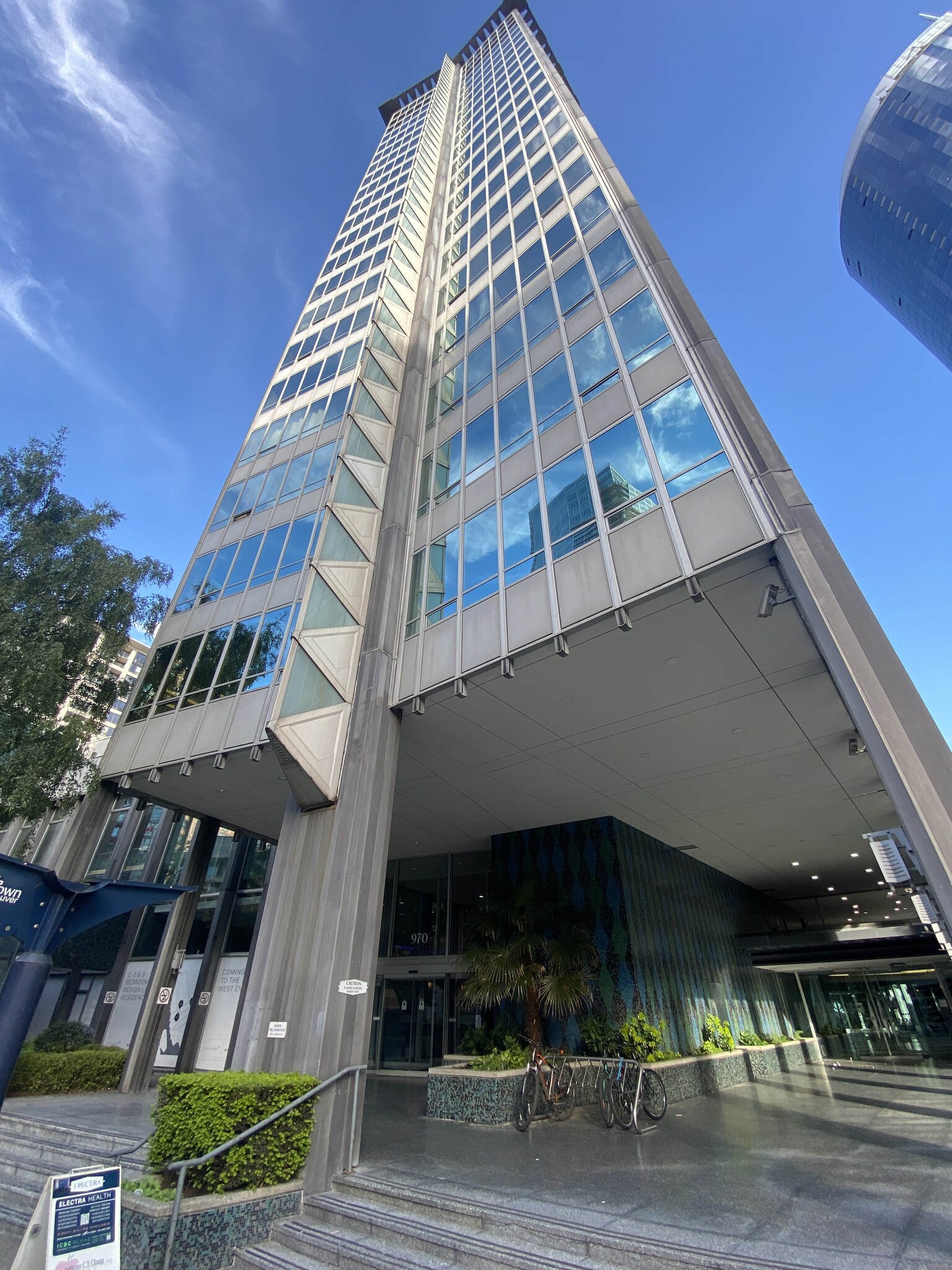970 Burrard St, Vancouver, BC à louer Photo de l’immeuble– Image 1 sur 18