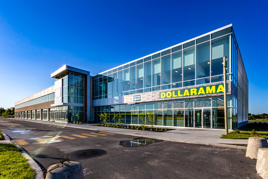 2369 Ch De Chambly, Carignan, QC à louer - Photo principale – Image 1 sur 3
