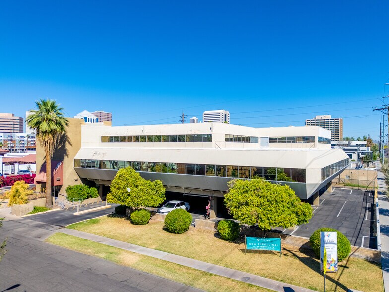 200 E Mitchell Dr, Phoenix, AZ à vendre - Photo principale – Image 1 sur 9