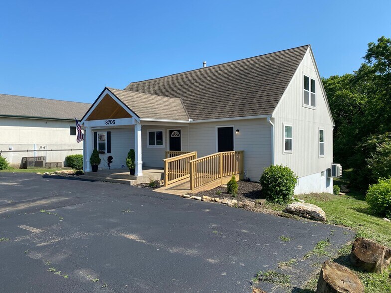 8705 E 63rd Trafficway, Kansas City, MO à vendre - Photo de l’immeuble – Image 3 sur 86