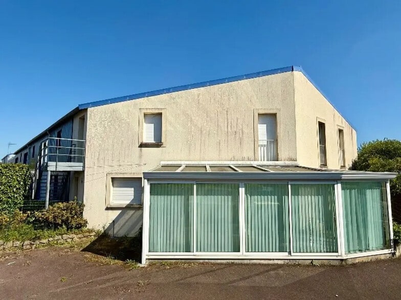 Local d’activités dans Bretteville-sur-Odon à louer - Photo de l’immeuble – Image 1 sur 3