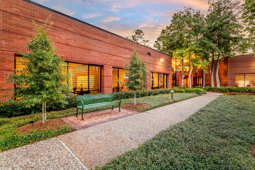 6925 Portwest Dr, Houston, TX à louer - Photo de l’immeuble – Image 3 sur 14