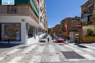 Plus de détails pour Calle Abderrahmán, 11, Granada - Local commercial à vendre