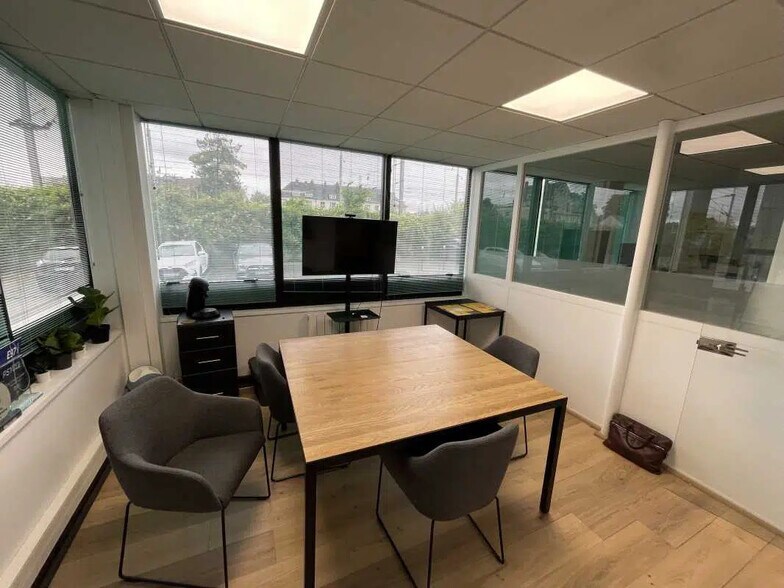 Bureau dans Compiègne à louer - Photo de l’immeuble – Image 2 sur 6
