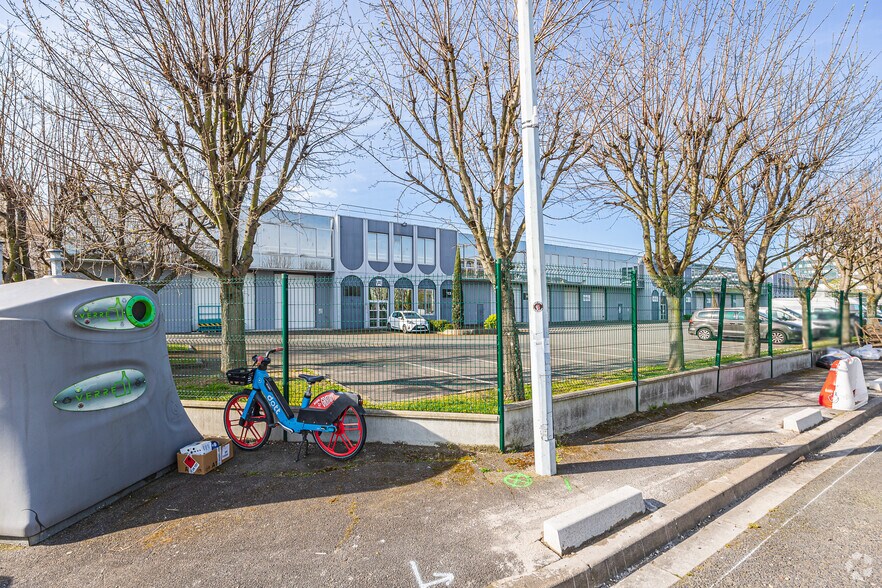 103 Rue Charles Michels, Saint-Denis à louer - Photo de l’immeuble – Image 2 sur 2