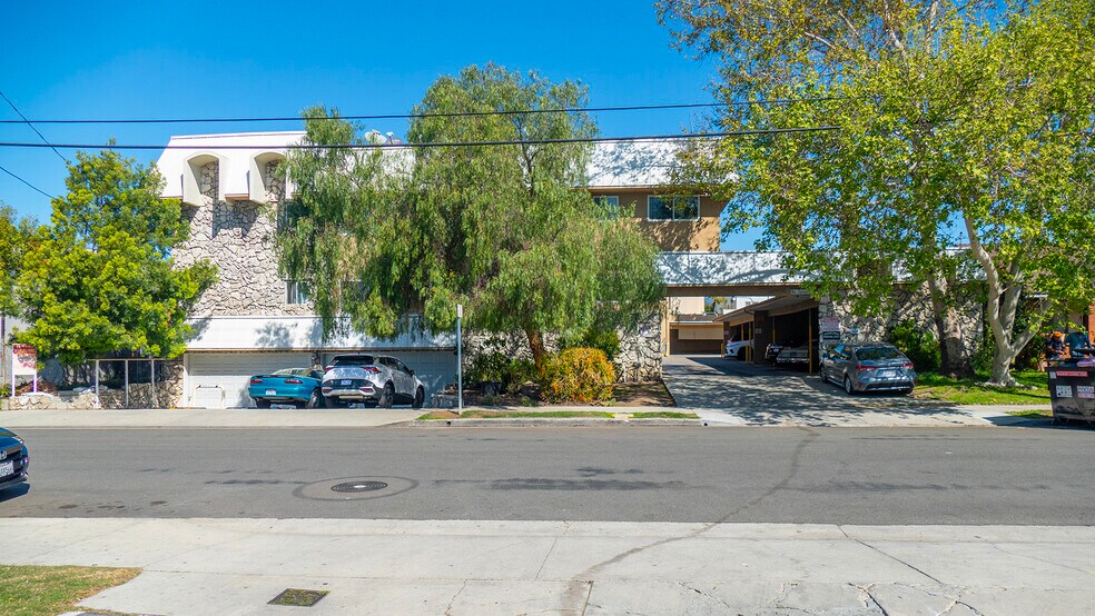 601 E Acacia Ave, Glendale, CA à vendre - Photo de l’immeuble – Image 1 sur 11