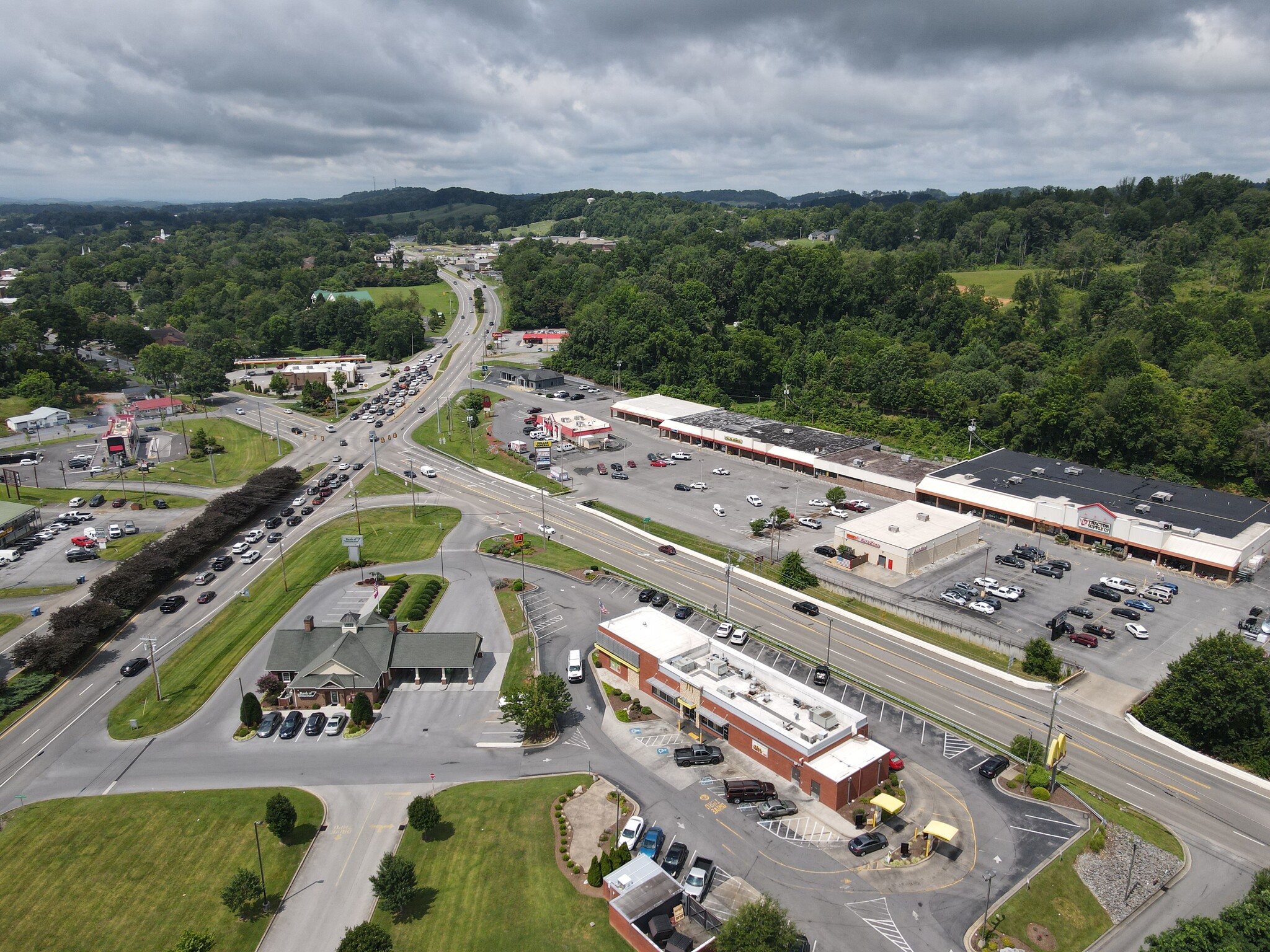 507 Boones Creek Rd, Jonesborough, TN à louer Photo principale– Image 1 sur 24
