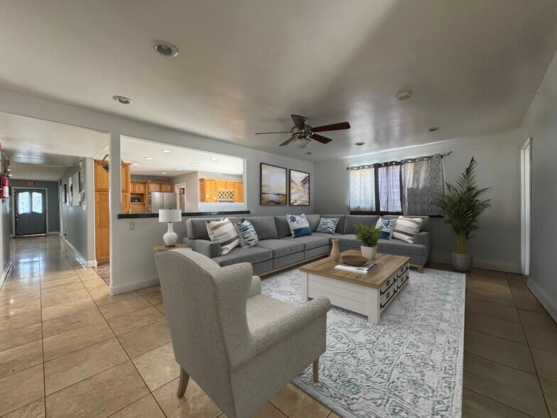 15332 Shasta Ln, Huntington Beach, CA à vendre - Photo de l’immeuble – Image 2 sur 34