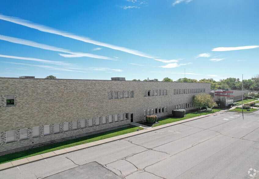 2855 N Franklin Rd, Indianapolis, IN à louer - Photo de l’immeuble – Image 3 sur 5