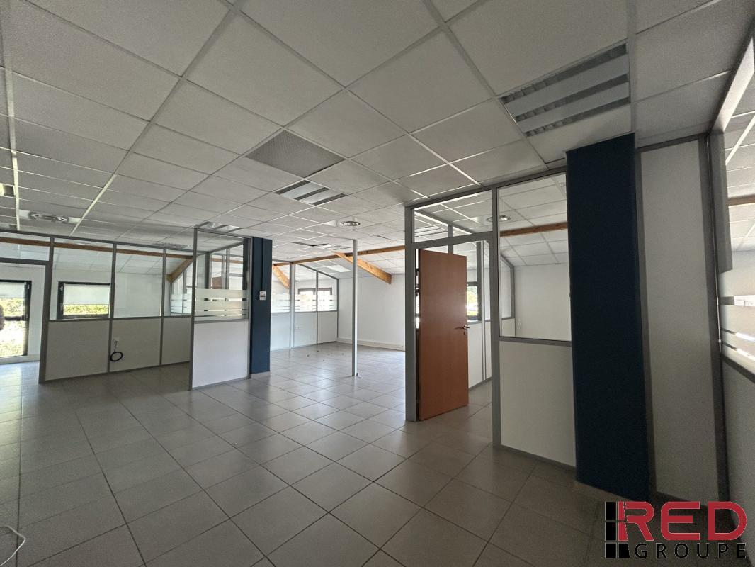 Bureau dans Le Tholonet à vendre Photo intérieure– Image 1 sur 10