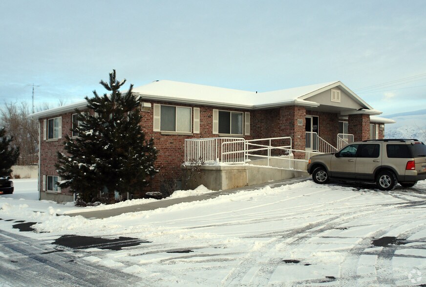 5145 S Airport Rd, Roy, UT à louer - Photo de l’immeuble – Image 2 sur 3