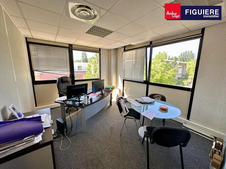Bureau dans Meyreuil à louer - Photo de l’immeuble – Image 1 sur 10