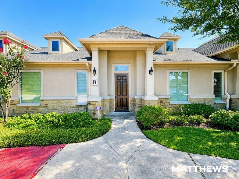 11601 Spring Cypress Rd, Tomball, TX à louer - Photo de l’immeuble – Image 1 sur 3
