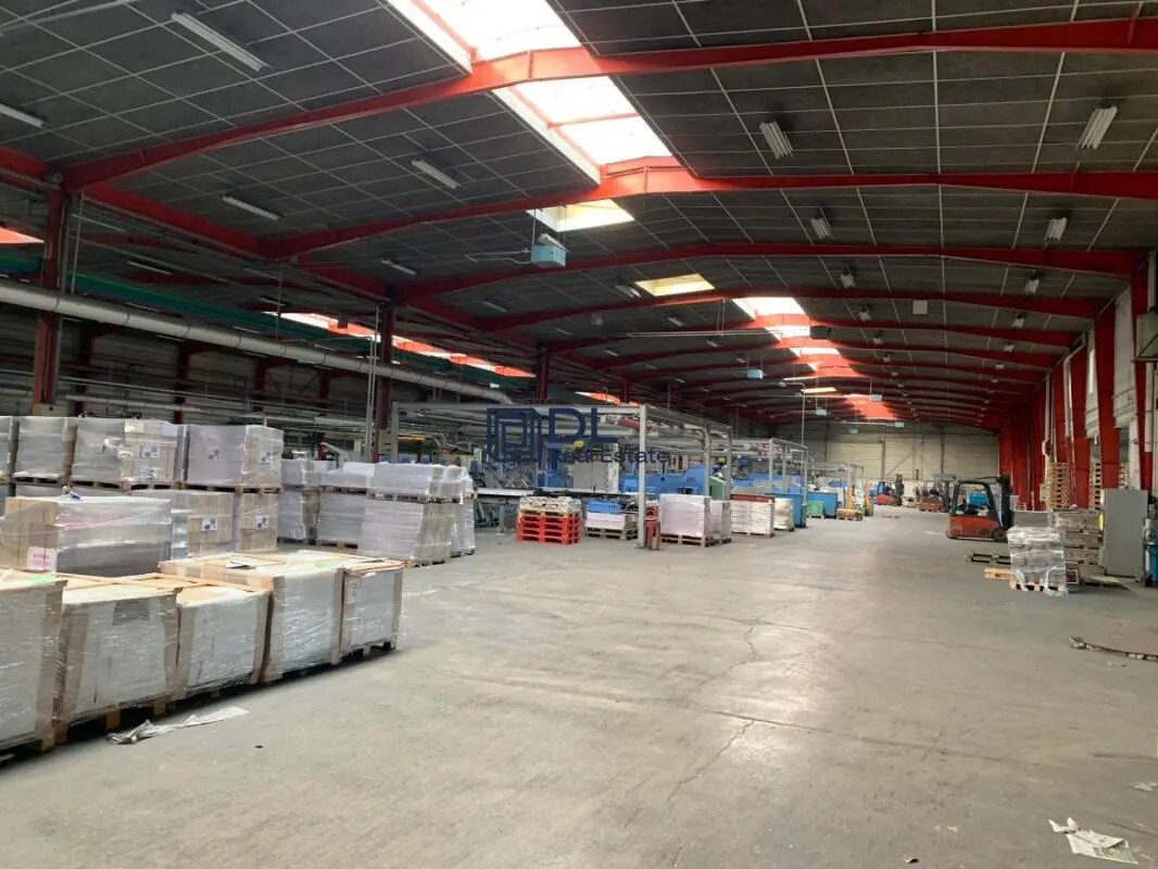 Industriel/Logistique dans Morangis à louer Photo de l’immeuble– Image 1 sur 5