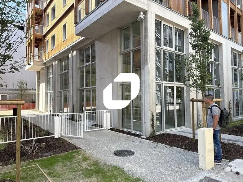 Local commercial dans Nantes à louer - Photo de l’immeuble – Image 2 sur 12