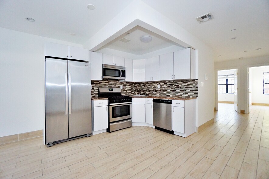626 Greene Ave, Brooklyn, NY à vendre - Photo intérieure – Image 2 sur 19