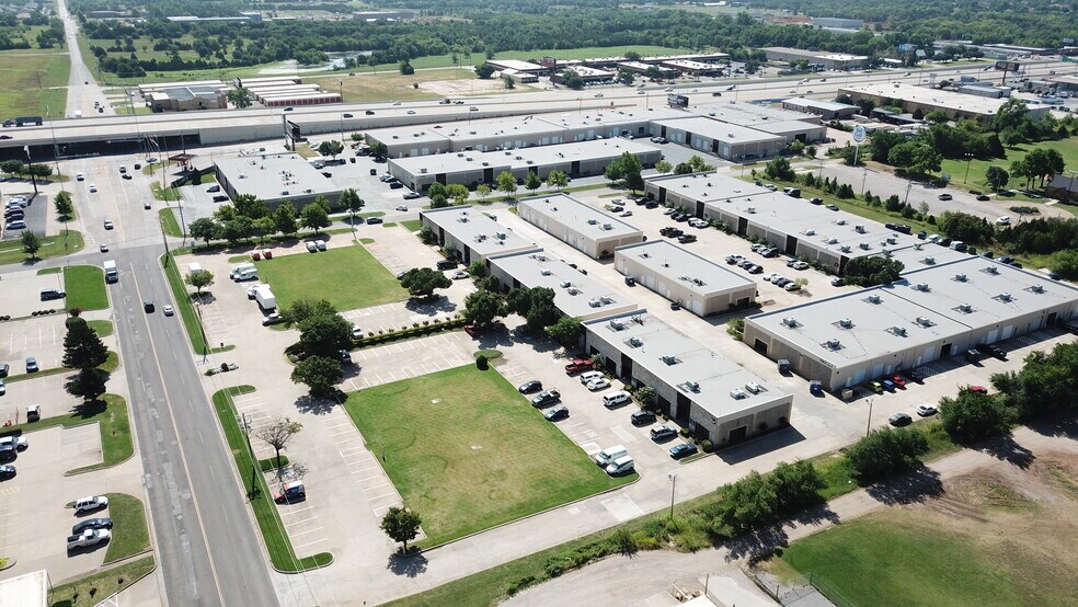 240 W Wilshire Blvd, Oklahoma City, OK à louer - Aérien – Image 2 sur 4