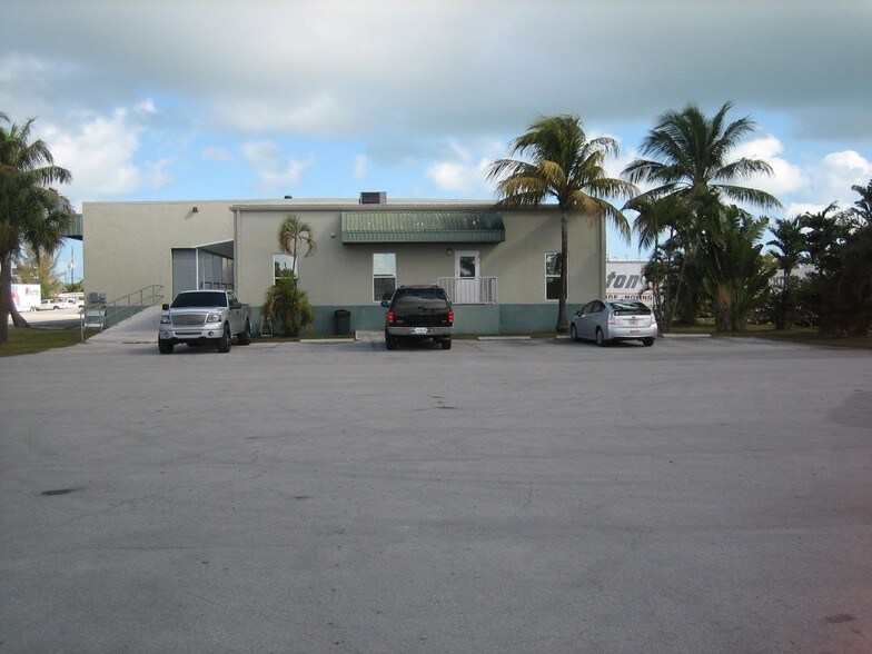 121 Overseas Hwy, Key West, FL à louer - Photo de l’immeuble – Image 2 sur 25