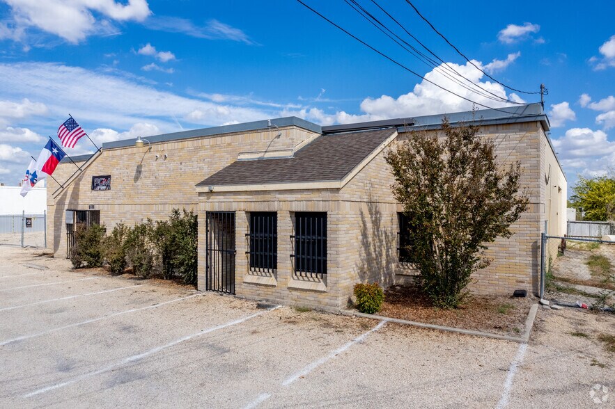 7222 NE Loop 410, San Antonio, TX à vendre - Photo de l’immeuble – Image 3 sur 17