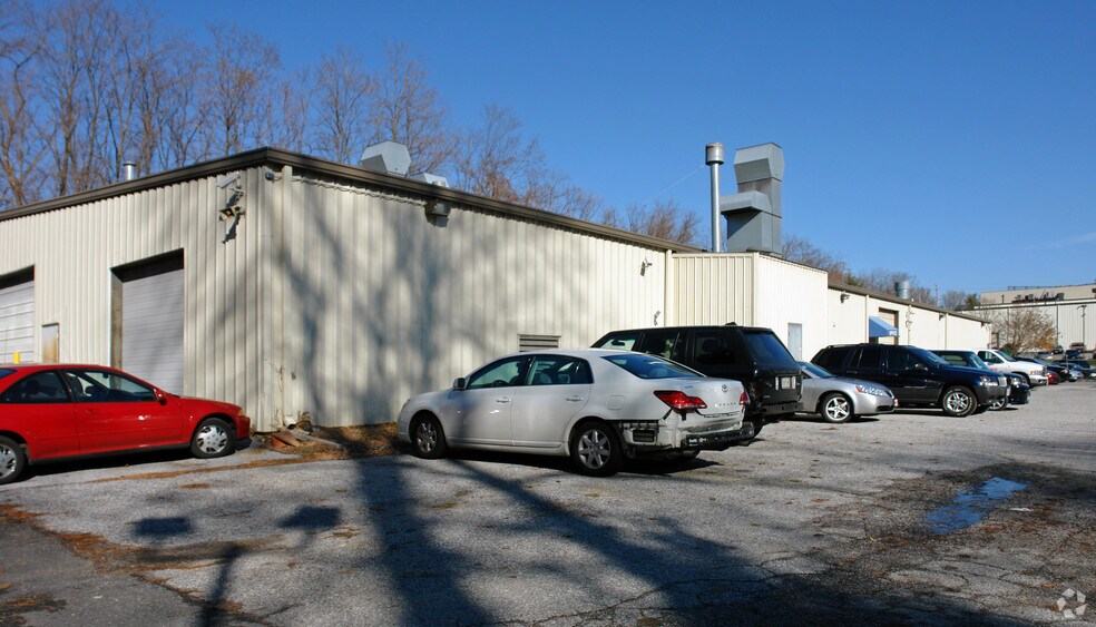 9430 Reisterstown Rd, Owings Mills, MD à louer - Photo de l’immeuble – Image 2 sur 2