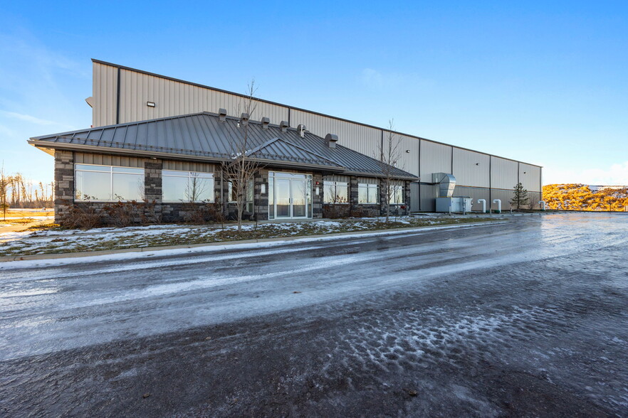 340 Robertson Rd, Fort McMurray, AB à louer - Photo de l’immeuble – Image 2 sur 5