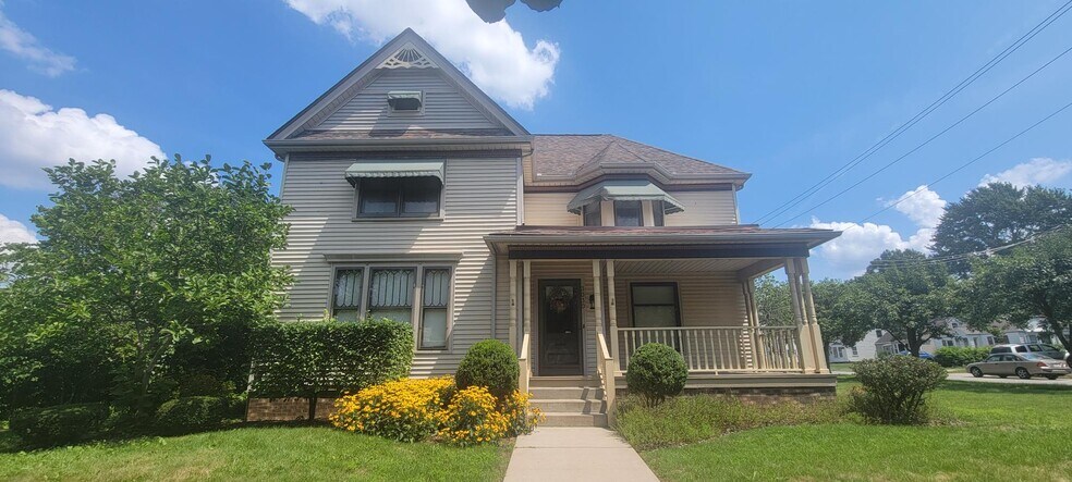 3030 Michigan St, South Bend, IN à vendre - Photo principale – Image 1 sur 29