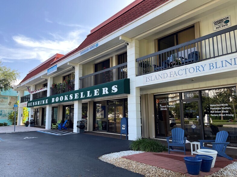 673-689 S Collier Blvd, Marco Island, FL à louer - Photo de l’immeuble – Image 2 sur 6