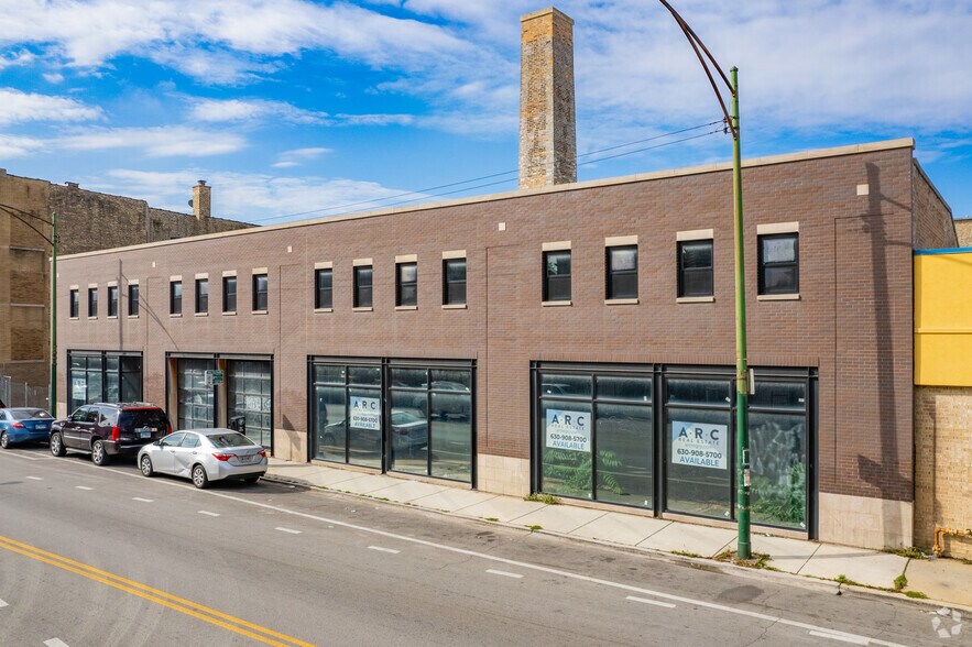 2740 N Kedzie Ave, Chicago, IL à louer - Photo de l’immeuble – Image 2 sur 5
