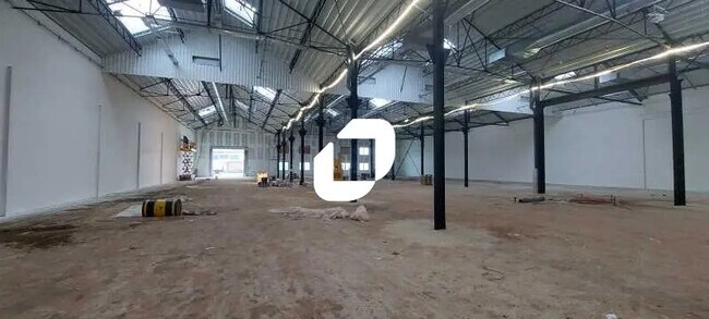 Plus de détails pour Bureau, Local d'activités à louer