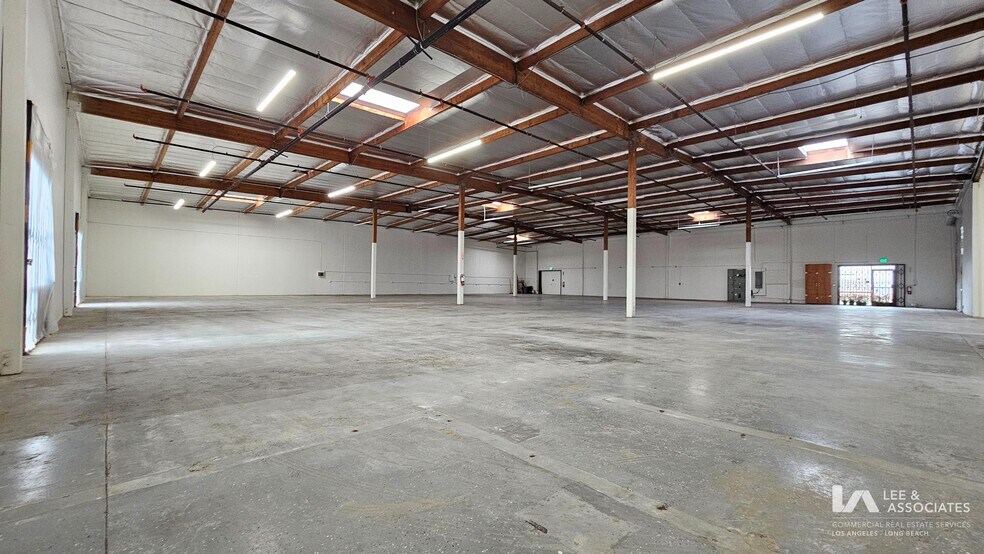 1904 E Dominguez St, Carson, CA à louer - Photo intérieure – Image 3 sur 5