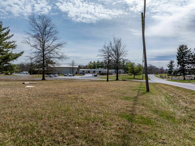 9827 Hansonville Rd, Frederick, MD à louer - Photo de l’immeuble – Image 3 sur 9