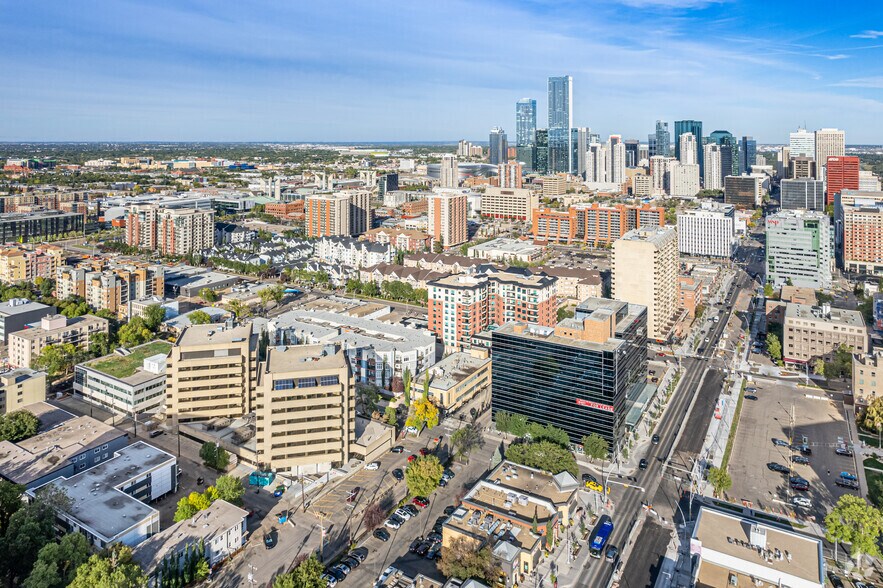 10180 112th St NW, Edmonton, AB à louer - Aérien – Image 2 sur 8