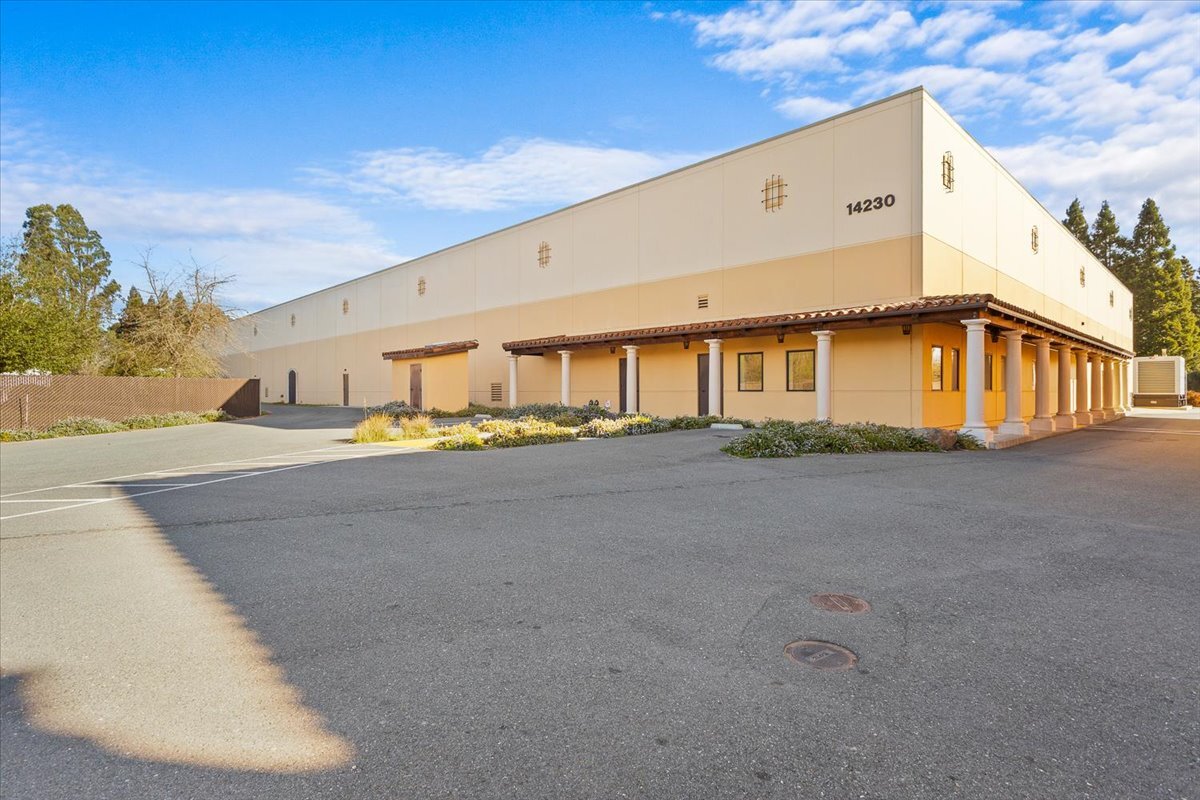 14210 Bacchus Landing Way, Healdsburg, CA à louer Photo intérieure– Image 1 sur 28