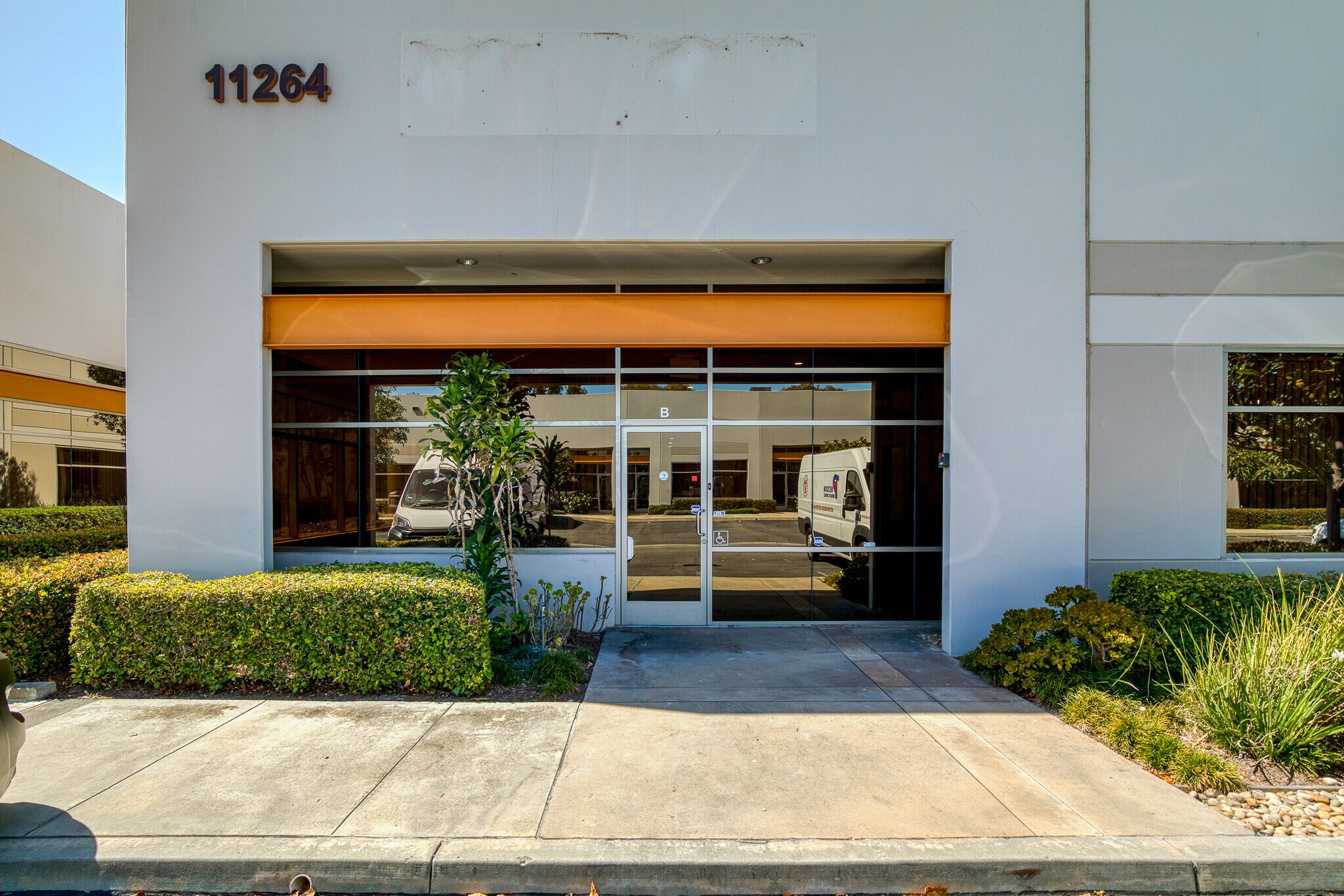 11264 Monarch St, Garden Grove, CA à vendre Photo de l’immeuble– Image 1 sur 44
