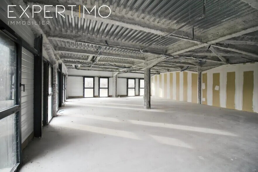 Local d'activités dans Peyruis à vendre - Photo de l’immeuble – Image 2 sur 5