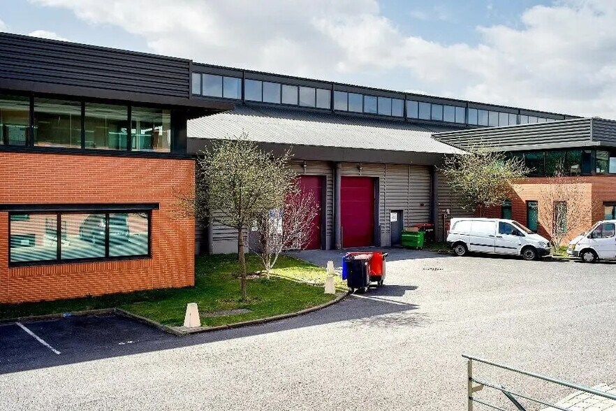 Industriel/Logistique dans Saint-Denis à louer - Photo de l’immeuble – Image 1 sur 20